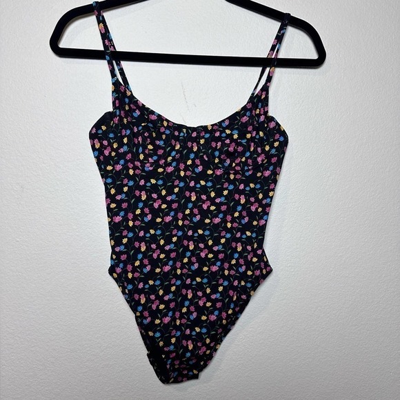 NWT- Solid & Striped Taylor floral-print swimsuit Underwire one piece - Picture 3 of 5